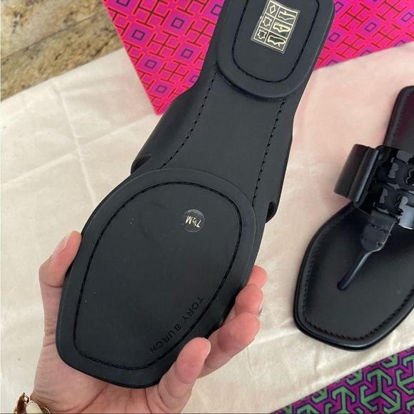 🖤 tory Burch Georgia leather thong sandals 🖤 - Picture 4 of 5